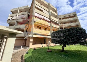 09f8138f-5e12-4ba3-9fd7-b8dcbd82b1da.jpg - Box Viale Tica, Siracusa - photo 1