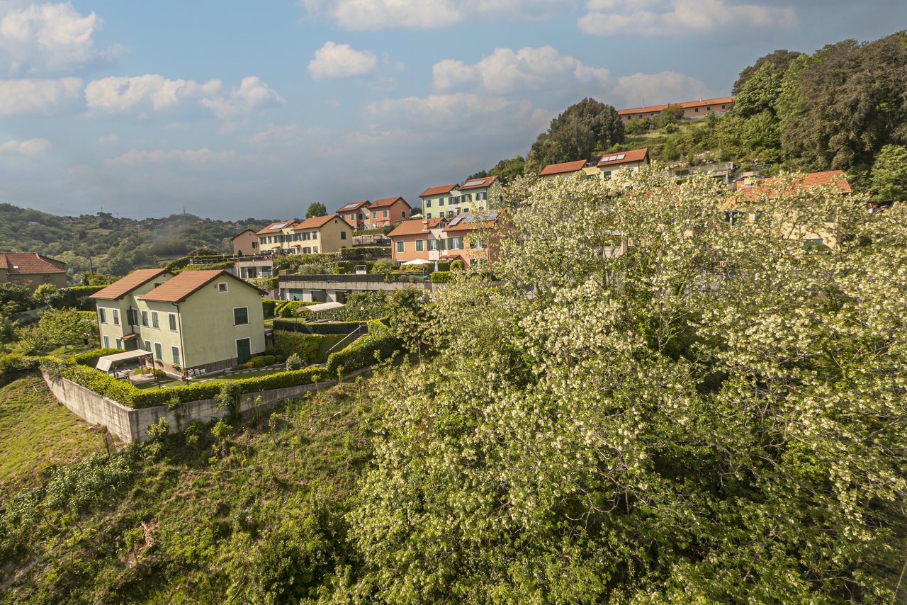 VISTA A VALLE (2).jpg - Appartamento via Brodolini 13, Sant'Olcese - foto 2