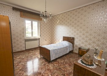 CAMERA 2.jpg - Appartamento via Brodolini 13, Sant'Olcese - foto 18