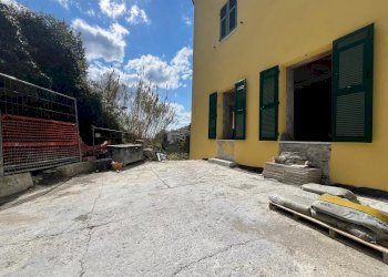 Cortile - Four-room apartment Via Comorga Rivarola, Carasco - photo 2