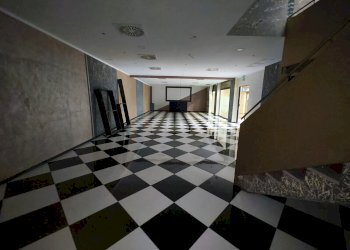 Palazzo Storico PIAZZA BOVES, 3, Cuneo (zona Centro Storico) - foto 1