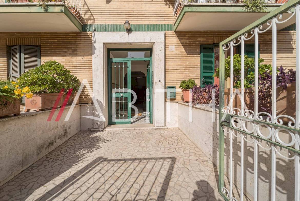 Bilocale Via Gregorio Xi, Roma - foto 2