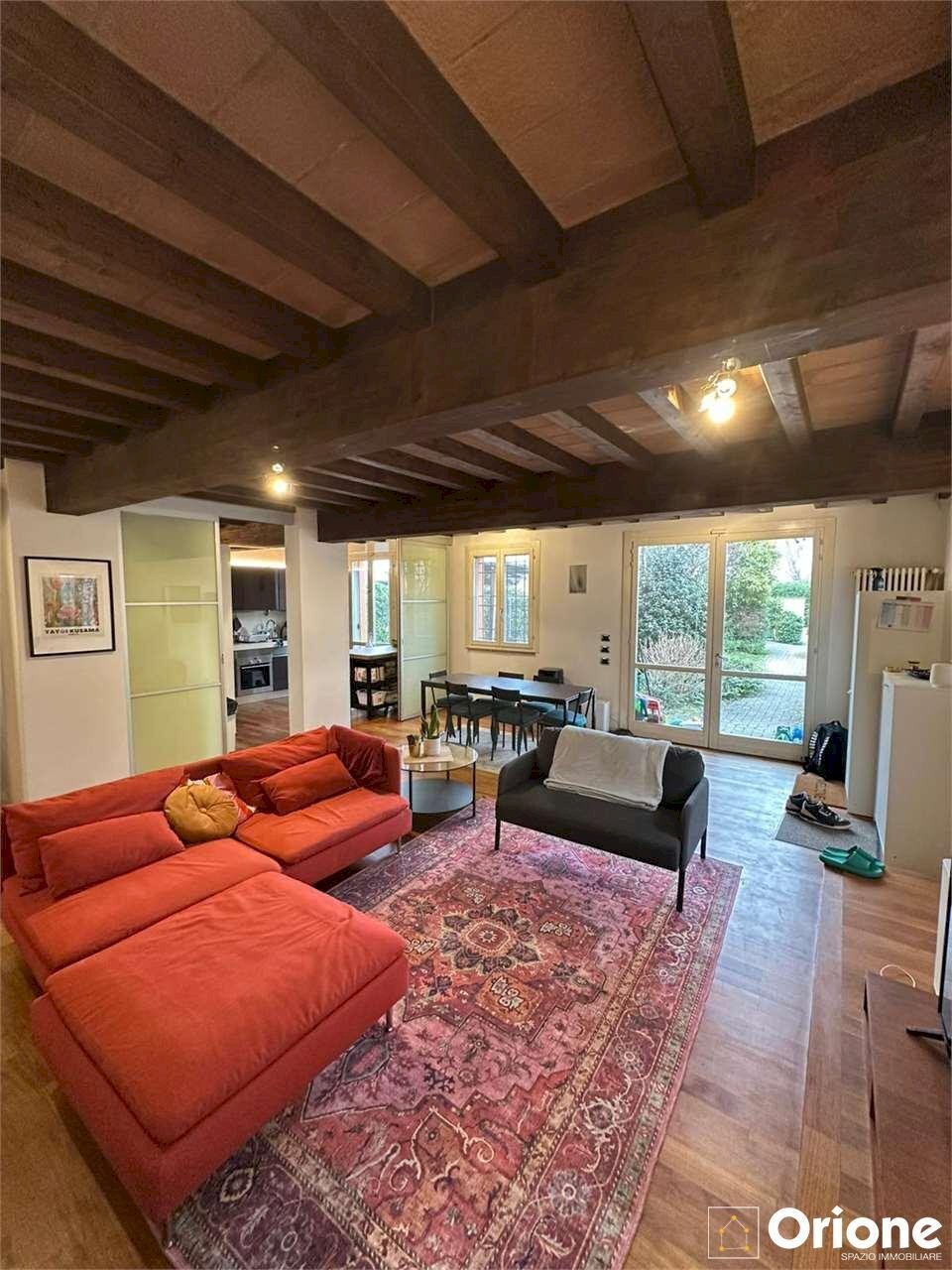 Porzione di casa Modena - foto 1