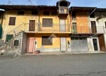 Semi-detached house Via Cesare Battisti, San Germano Vercellese - photo 1
