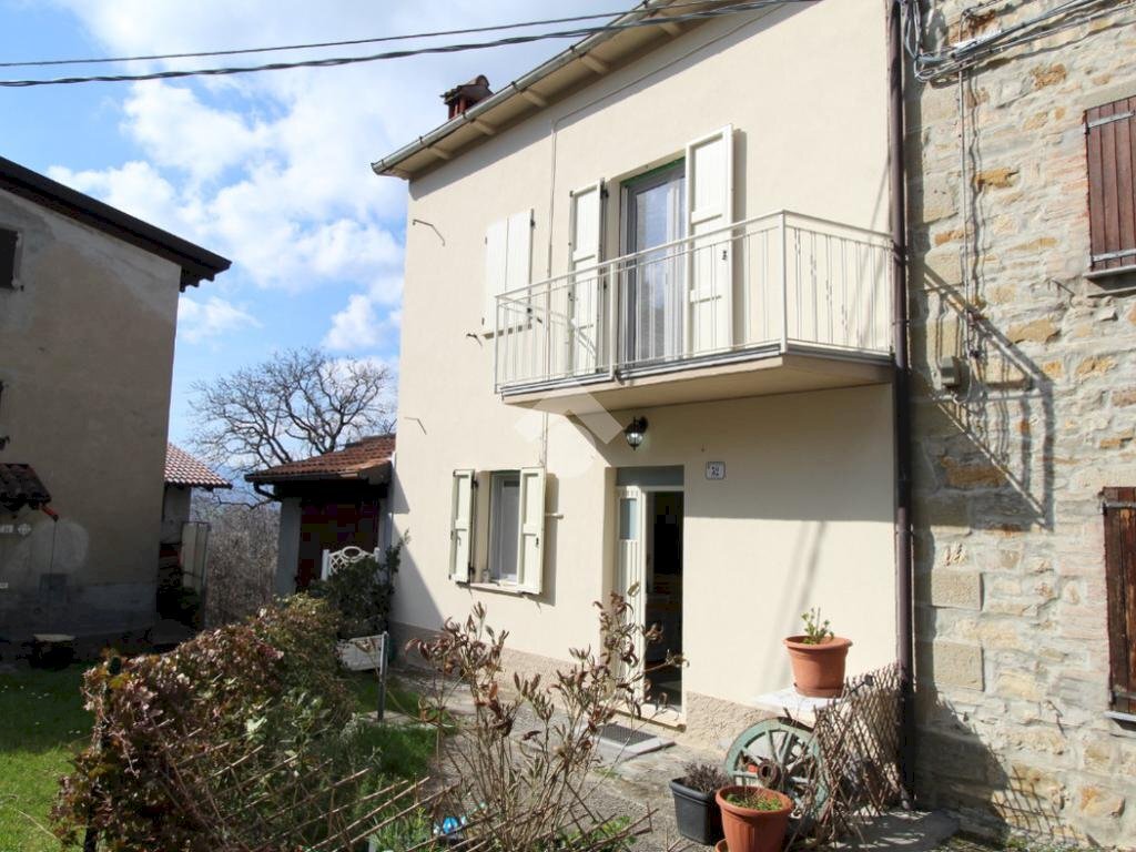 Semi-detached house Via san Propsero, Villa Minozzo - photo 1