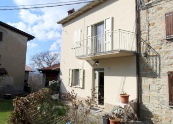 Semi-detached house Via san Propsero, Villa Minozzo - photo 1