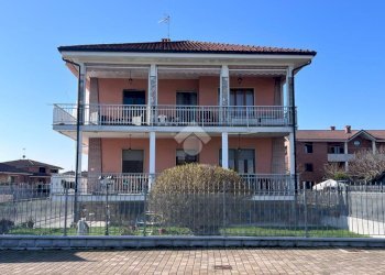 Apartment Via San Carlo, San Francesco al Campo - photo 1