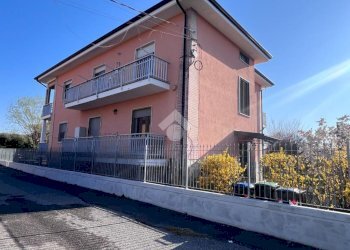 Apartment Via San Carlo, San Francesco al Campo - photo 6