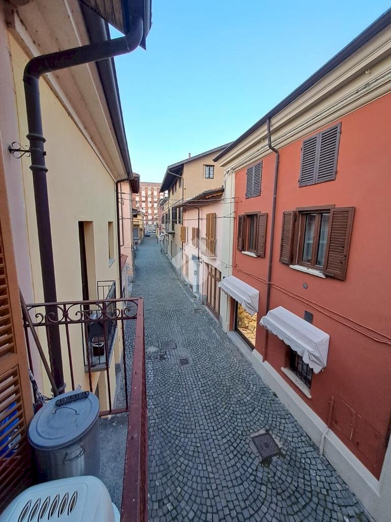 Three-room apartment Via san sudario, Ciriè - photo 1