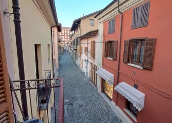 Three-room apartment Via san sudario, Ciriè - photo 1