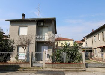 Casa indipendente Via C. Battisti, Gambettola - foto 1