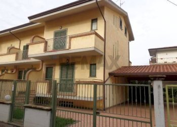 Edificio all\'aperto - Villa Via Madonna delle Grazie, Fondi - foto 1