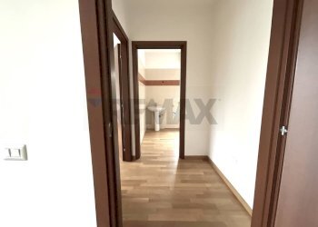 Hall / corridoio - Three-room apartment Via Ferrari
 
6, Arese - photo 7