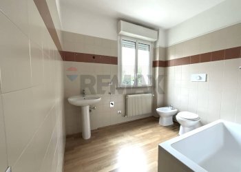 Bagno - Three-room apartment Via Ferrari
 
6, Arese - photo 11