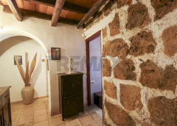 Hall / corridoio - Rustic VIA POZZO DI MAZZA
 
5, Siracusa - photo 18