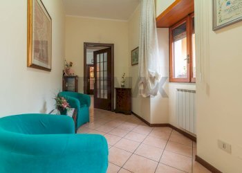 Soggiorno - Three-room apartment Piazza Vittorio Emanuele III
 
5, Cellere - photo 6