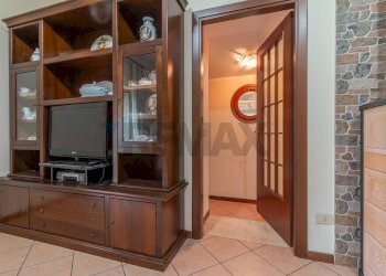Soggiorno - Three-room apartment Piazza Vittorio Emanuele III
 
5, Cellere - photo 16