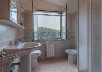 Bagno - Three-room apartment Piazza Vittorio Emanuele III
 
5, Cellere - photo 17