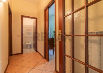 Hall / corridoio - Three-room apartment Piazza Vittorio Emanuele III
 
5, Cellere - photo 20