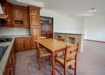 Foto 3 - Trilocale Vicolo Forno
 
5, Bosconero - foto 3