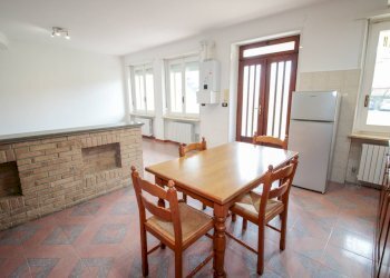 Foto 4 - Trilocale Vicolo Forno
 
5, Bosconero - foto 4