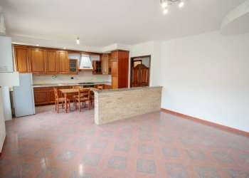 Foto 8 - Trilocale Vicolo Forno
 
5, Bosconero - foto 8