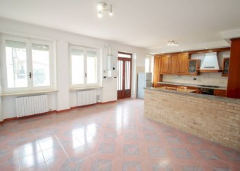 Foto 9 - Trilocale Vicolo Forno
 
5, Bosconero - foto 9