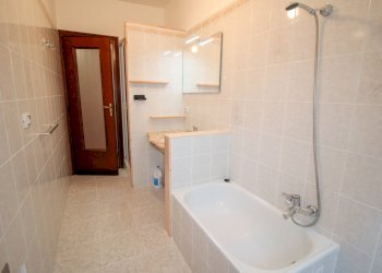 Foto 22 - Trilocale Vicolo Forno
 
5, Bosconero - foto 22