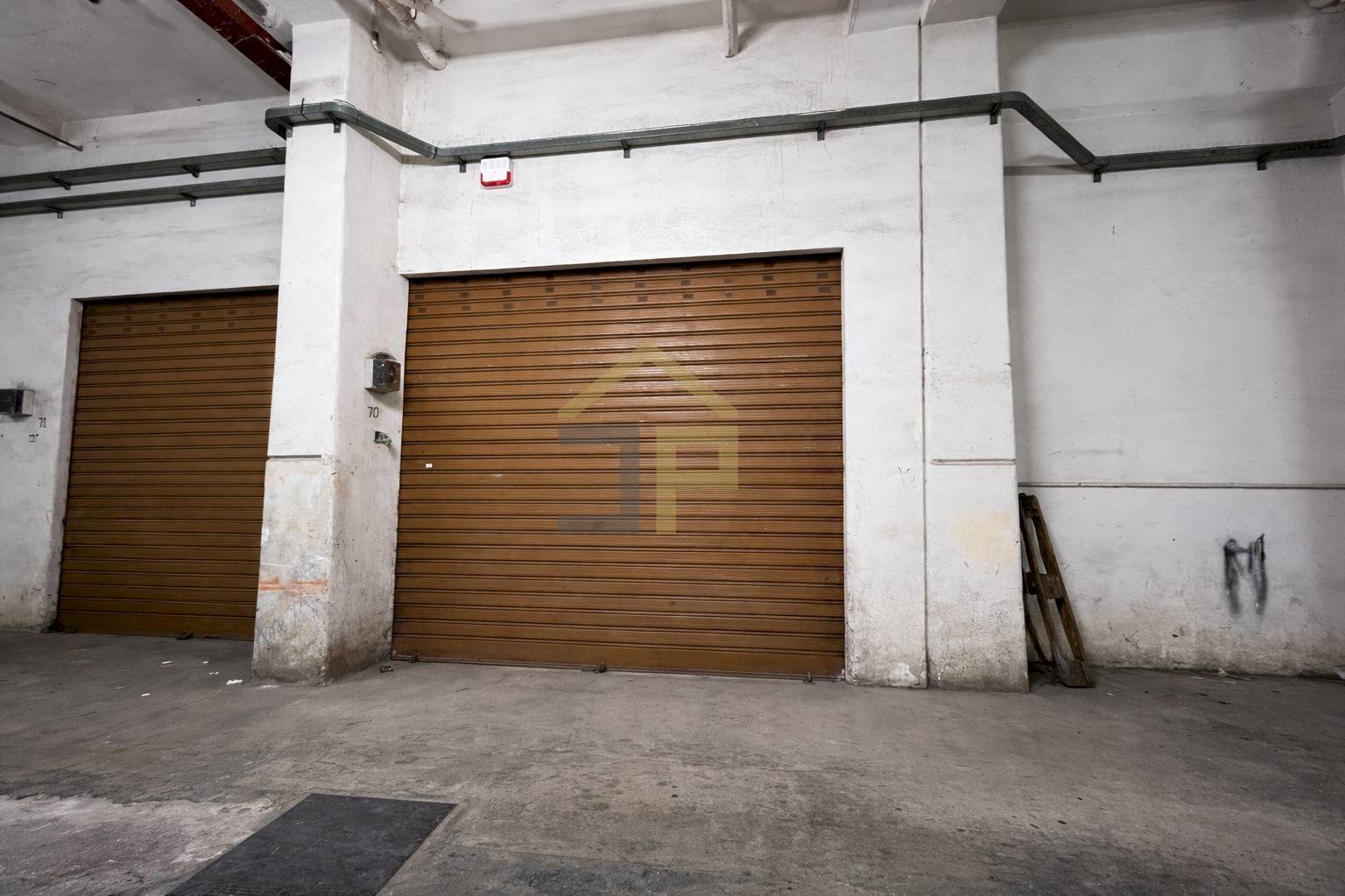 Foto 1 - Warehouse Via Ammiraglio Rizzo
 
64, Palermo - photo 1