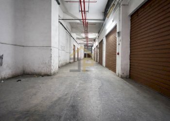 Foto 2 - Warehouse Via Ammiraglio Rizzo
 
64, Palermo - photo 2