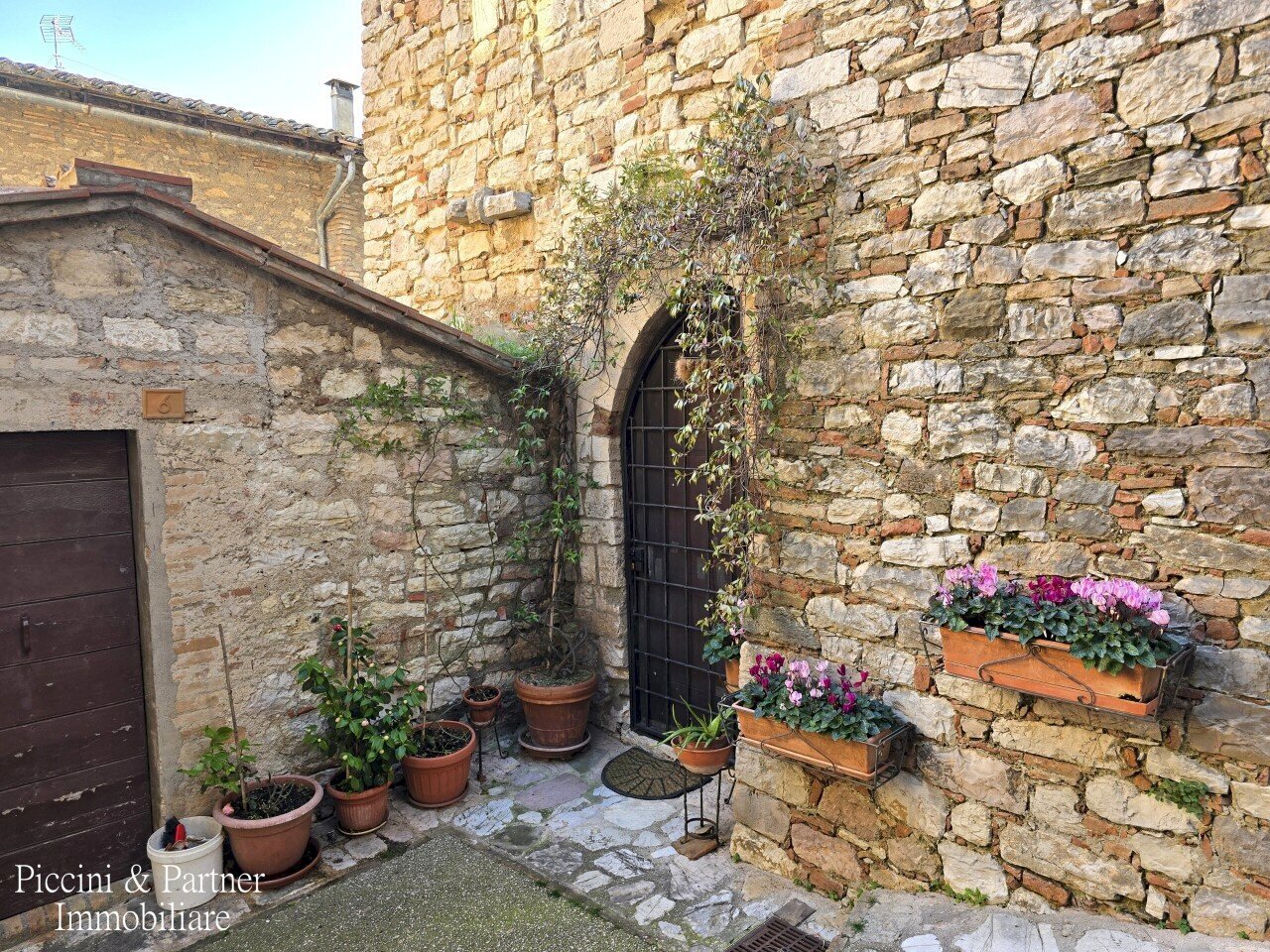 01.jpg - Porzione di casa Corso Cardinale Rotelli, Corciano - foto 1