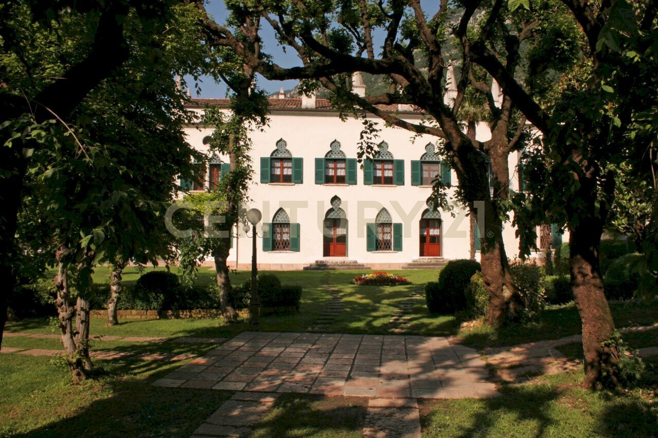 1.jpg - Villa Via Adige 25, Brentino Belluno - photo 1