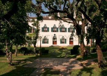 1.jpg - Villa Via Adige 25, Brentino Belluno - photo 1