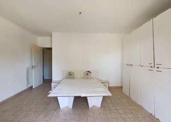 Camera da letto 10. - Two-room apartment via Alessandro Ruspoli, Roma (neighborhood Acilia) - photo 45
