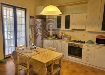 CUCINA - Villa Unifamiliare Prevalle - foto 5