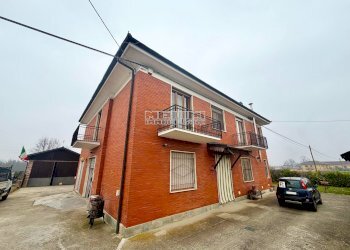 Facciata - Villa Strada Comunale dei Bordoni, 24, Castello di Annone - foto 3