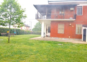 Facciata - Villa Strada Comunale dei Bordoni, 24, Castello di Annone - foto 2