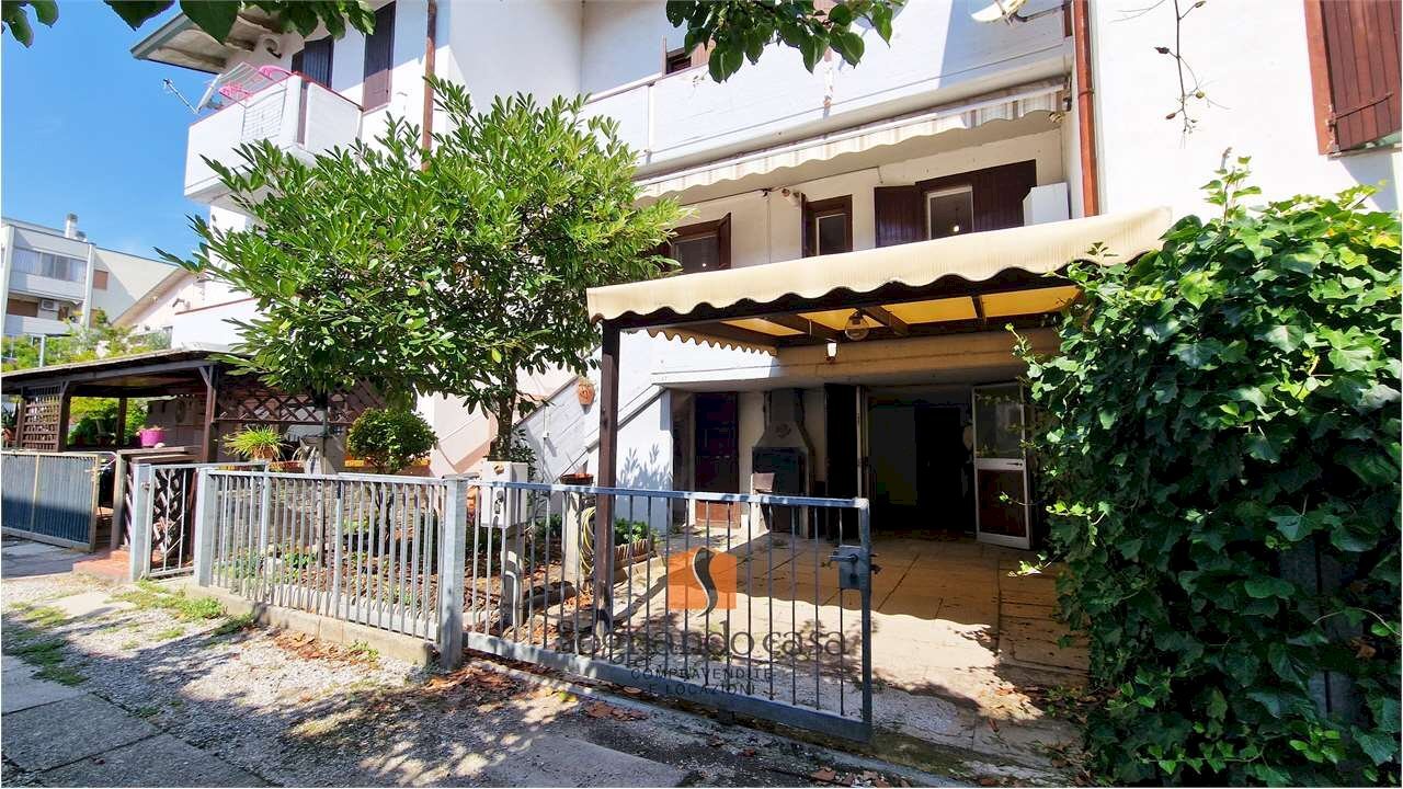 Two-room apartment Viale Leonardo, Ravenna - photo 1