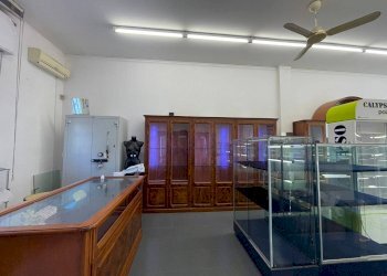 Negozio Viale Publio Virgilio Marone, Ravenna - foto 4