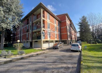 Trilocale Via Luigi Chiarelli, 20, Milano (zona Gallaratese) - foto 1