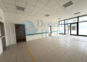 Foto 4 - Commercial Premises VIALE EUROPA, Santa Vittoria in Matenano - photo 4
