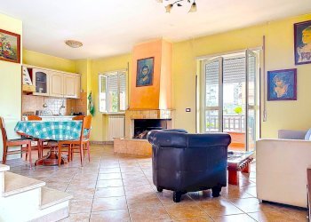 Foto 1 - Quadrilocale Via dello Stadio
 
38, Monterotondo - foto 1