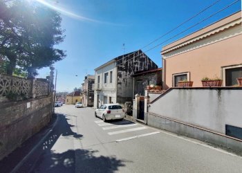 Foto 1 - Stabile - Palazzo Via Etnea
 
79, Milo - foto 1