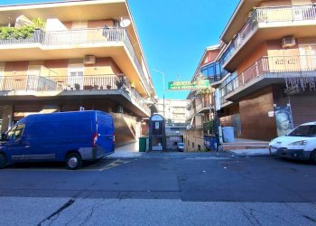 Foto 1 - Commercial Premises Via Giuseppe De Felice
39, Sant'Agata Li Battiati - photo 1