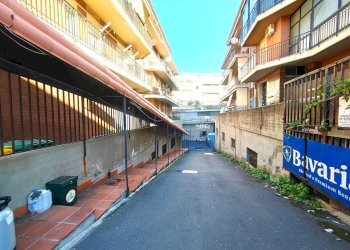 Foto 4 - Commercial Premises Via Giuseppe De Felice
39, Sant'Agata Li Battiati - photo 4