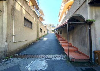 Foto 6 - Commercial Premises Via Giuseppe De Felice
39, Sant'Agata Li Battiati - photo 6