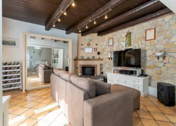 Foto 1 - Independent house via garibaldi
 
331, Viagrande - photo 1