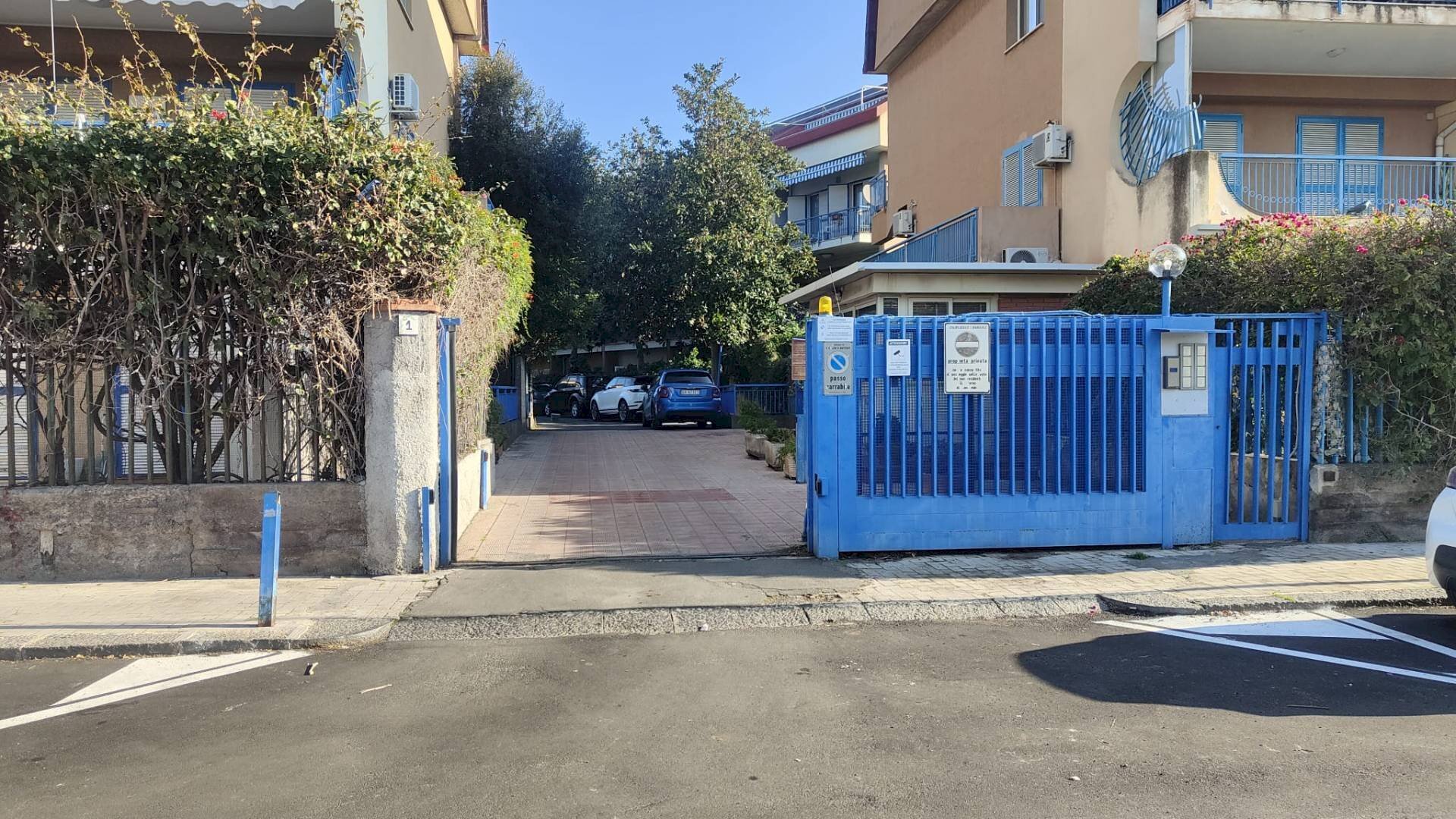 Foto 1 - Box via Leopardi
 
1, Sant'Agata Li Battiati - foto 1