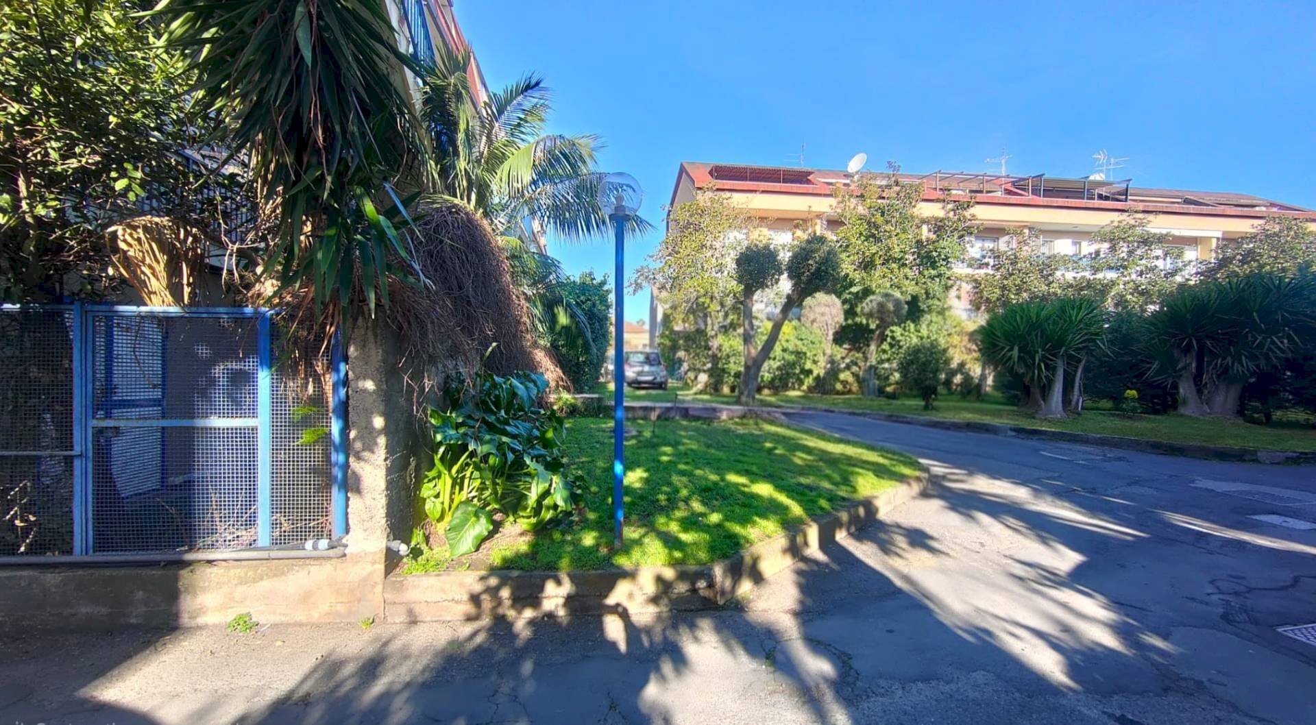 Foto 3 - Box via Leopardi
 
1, Sant'Agata Li Battiati - foto 3