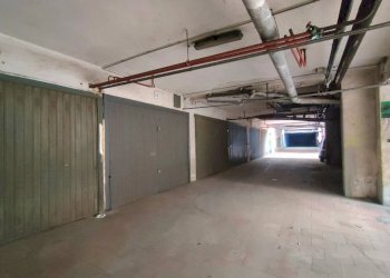 Foto 8 - Box via Leopardi
 
1, Sant'Agata Li Battiati - foto 8